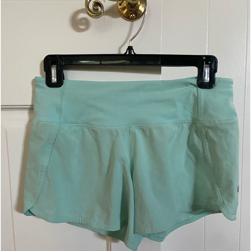 Lulu Lemon Speed ups in 4.0 inch Size 4